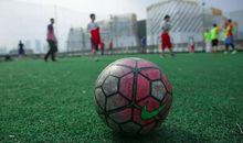 一场别开生面的足球赛