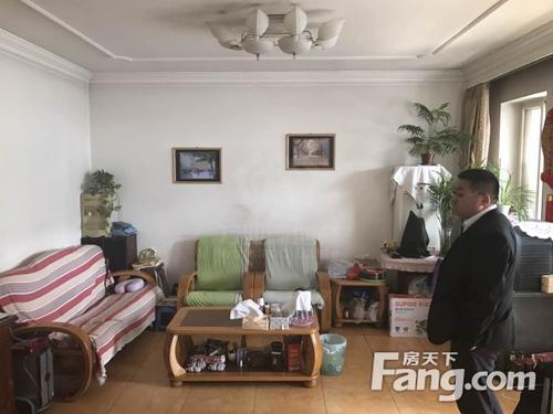 满屋春风