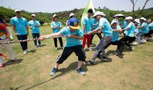 快乐的拔河比赛