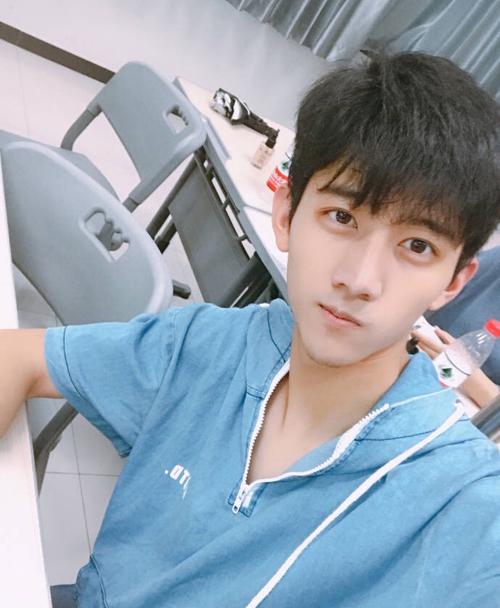 我们班上的男同学
