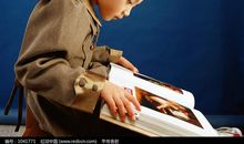 低头，含蓄的姑娘