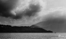 一叶扁舟独自乘