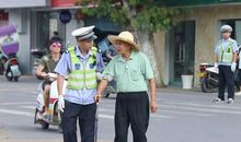 烈日炎炎下的他们——交警