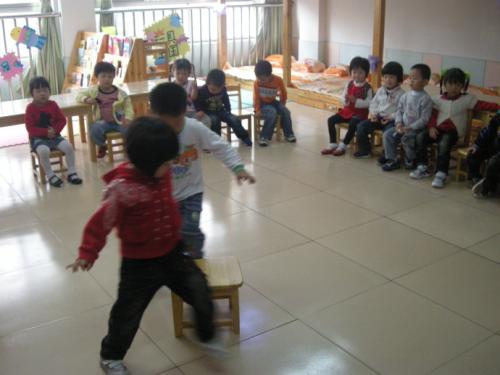 记住要抢椅子的游戏