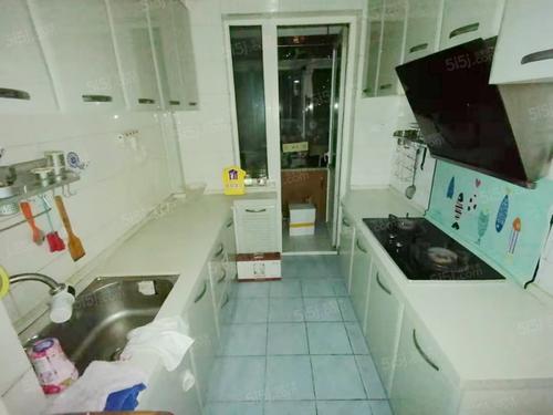 我爱学校的白草花园