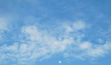 仰望天空时的你