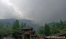 山间漫步