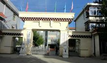 大门口是个让我偶遇的地方