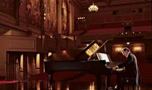 留点时间给弹钢琴