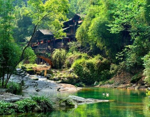 三峡瀑布