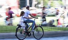 爸爸教我骑自行车