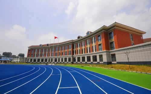校园游乐场