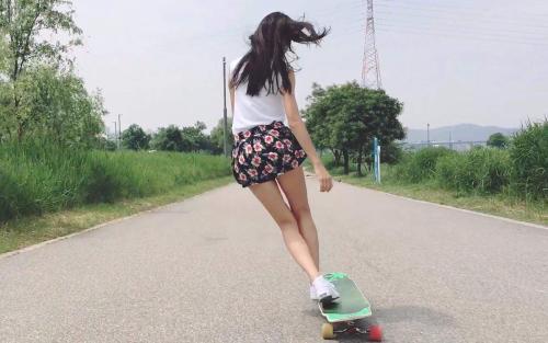遇见那个滑板女孩