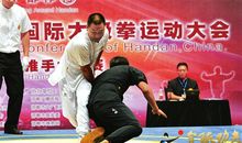 它，是时代对精神的推手