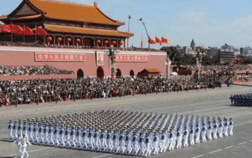 看国庆阅兵的感觉