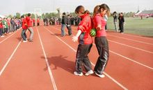 激烈的夹球比赛