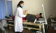 致敬在一线工作的医护人员作文