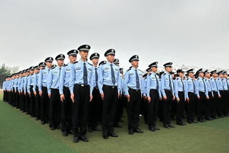 赞美警察