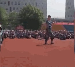 军事训练站
