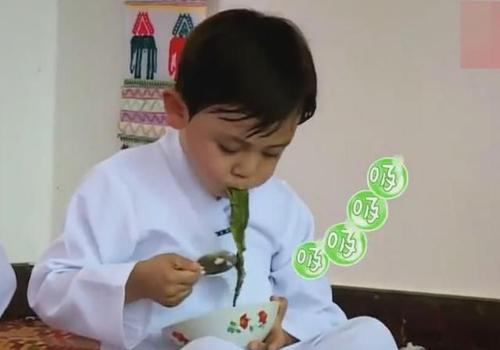 我学会了和爸爸一起切菜