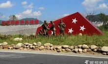 一路回望的心，填不住远方的大门