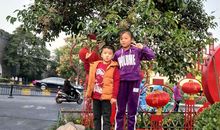 照顾弟弟也不容易