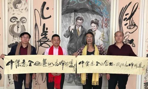 阅读“人们总是要有点精力充沛”后，请带出您的思想