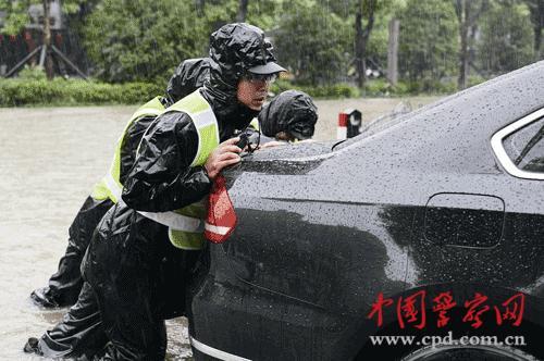 在风雨中持之以恒