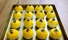 制作蛋黄酥
