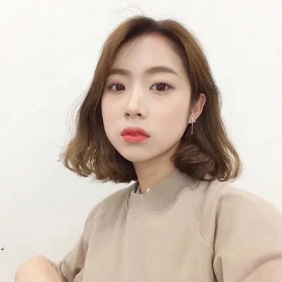 她爱说谎