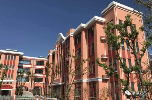 我们美丽的新学校