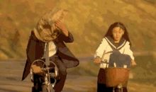 她是一个乐于助人的人