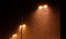 远望，雨丝深处