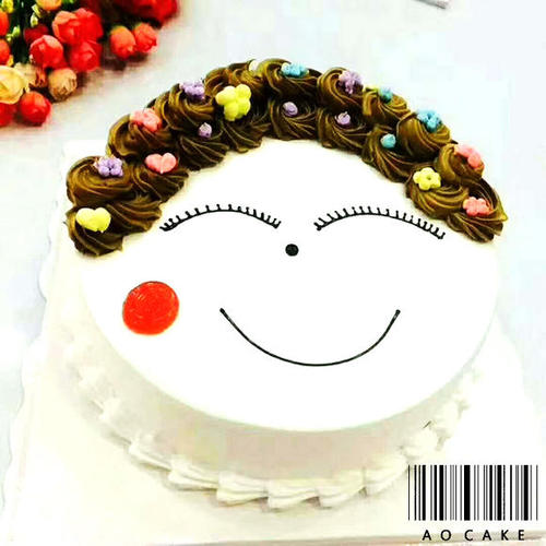 在蛋糕店里微笑