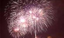 窗外的烟火正绚烂