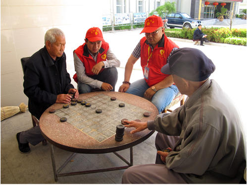 我和奶奶下棋