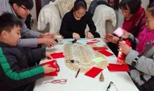 奉献爱心快乐自己