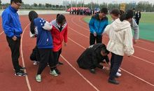 一次两人三足接力赛