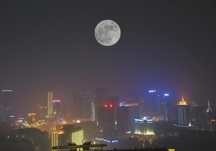 创造月亮照亮自己