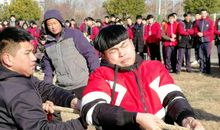 精彩纷呈的拔河比赛