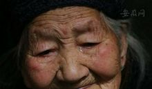 面对母亲的手我流泪了