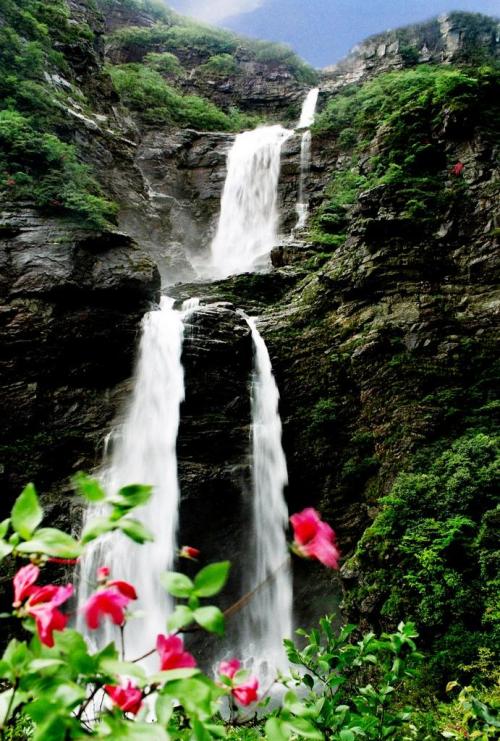 壮观的桑迪温泉