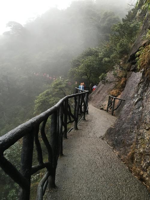 爬山