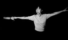 盲人坐凳子游戏