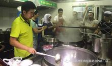 怜悯与善行之间的距离读后感