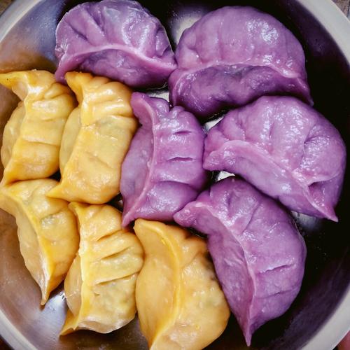 做五颜六色的饺子