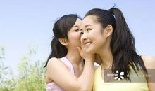 给月儿说个悄悄话