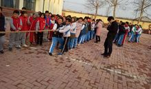 有趣的拔河比赛