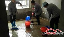 楼道里的保洁阿姨