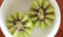 剥猕猴桃